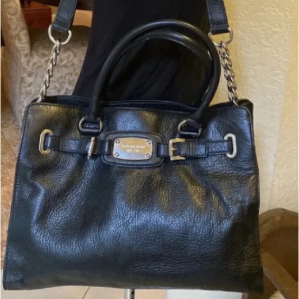 MICHAEL KORS Hamilton Traveler Belted Tote Black Pebbled  Leather Handbag